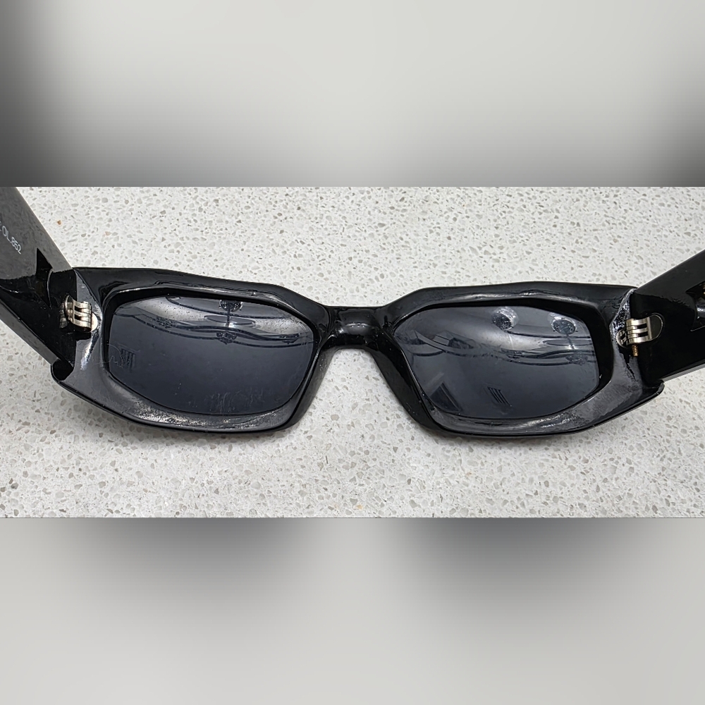 CELINE Black Logo Accent Sunglasses. Made in Italy. - Picture 6 of 6